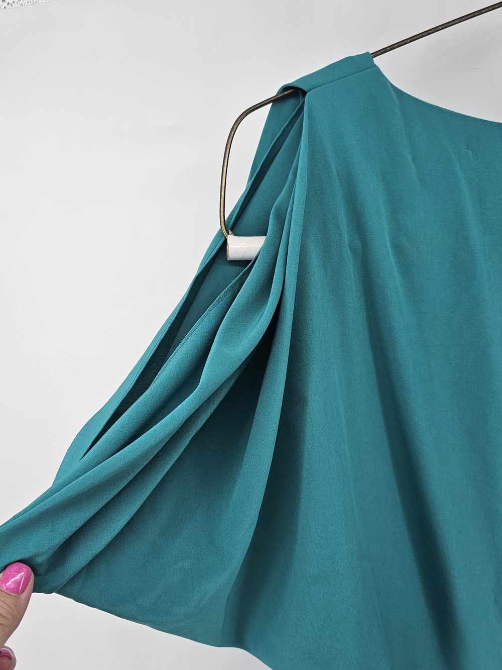 C. Luce Teal Cold Shoulder Pleated Sheath Mini Dress Keyhole Back Size M - Picture 4 of 7